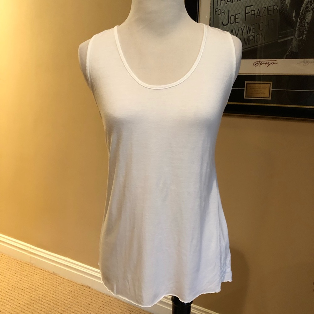 Gorgeous white top w/floral lace on back